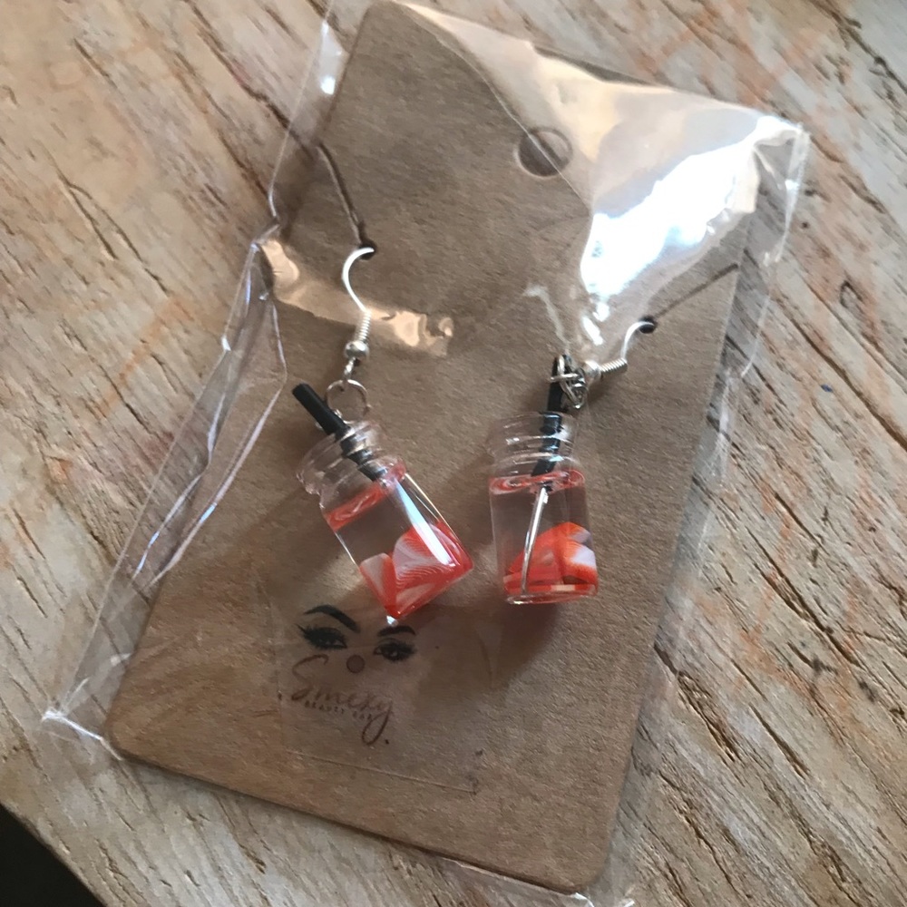 Handmade Earring - Picture 2 of 3